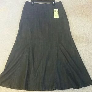 Dark gray jean skirt no splits modest size 6